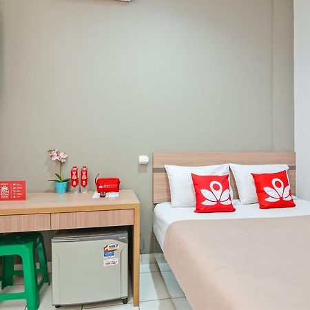 Zen Rooms Karet Pedurenan Jakarta Exteriör bild