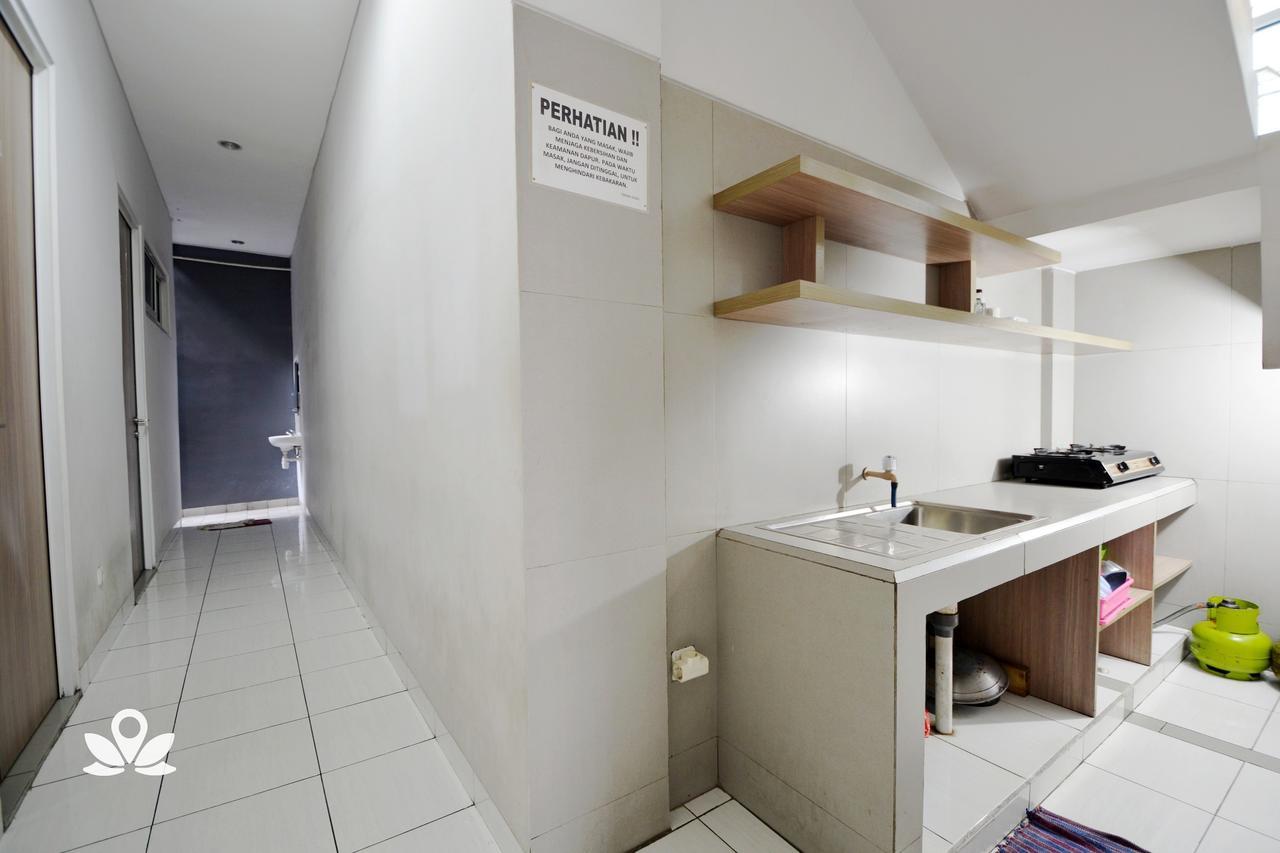 Zen Rooms Karet Pedurenan Jakarta Exteriör bild