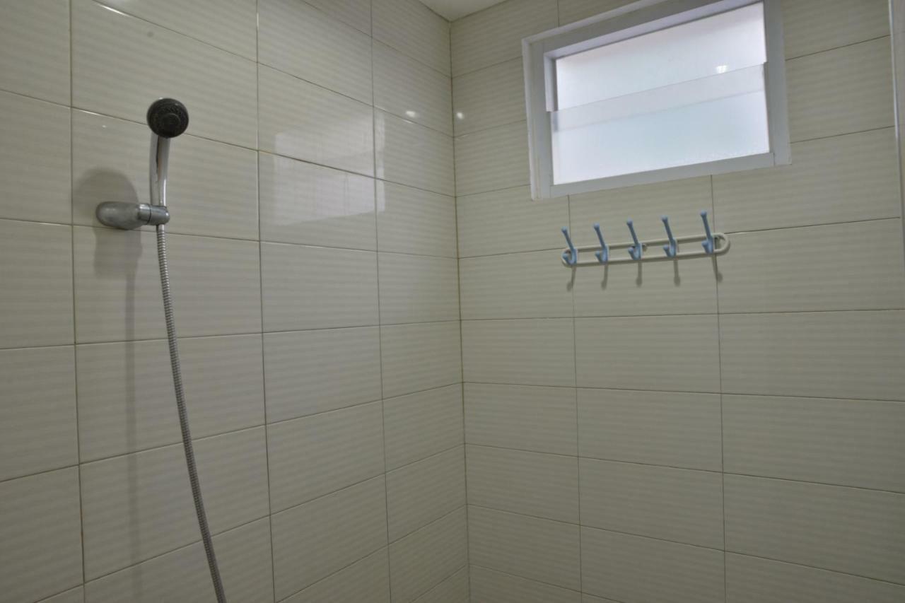 Zen Rooms Karet Pedurenan Jakarta Rum bild